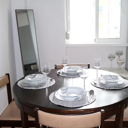 R. Antonio Correia 2 Apartament *